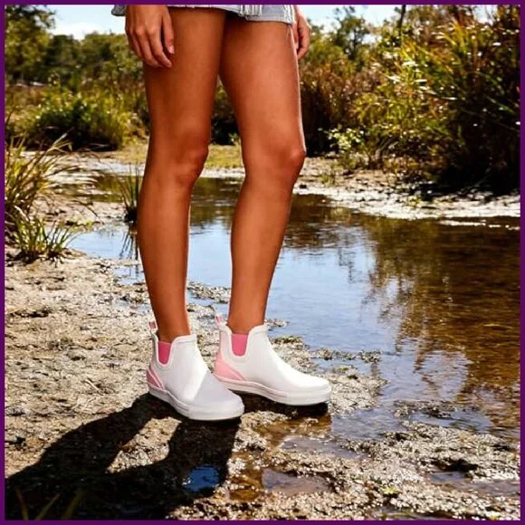 Lightweight Waterproof Rubber Rain Boots High Traction Gardening Camping
